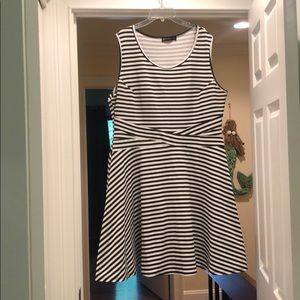 Black/white strip dress. Plus size 1